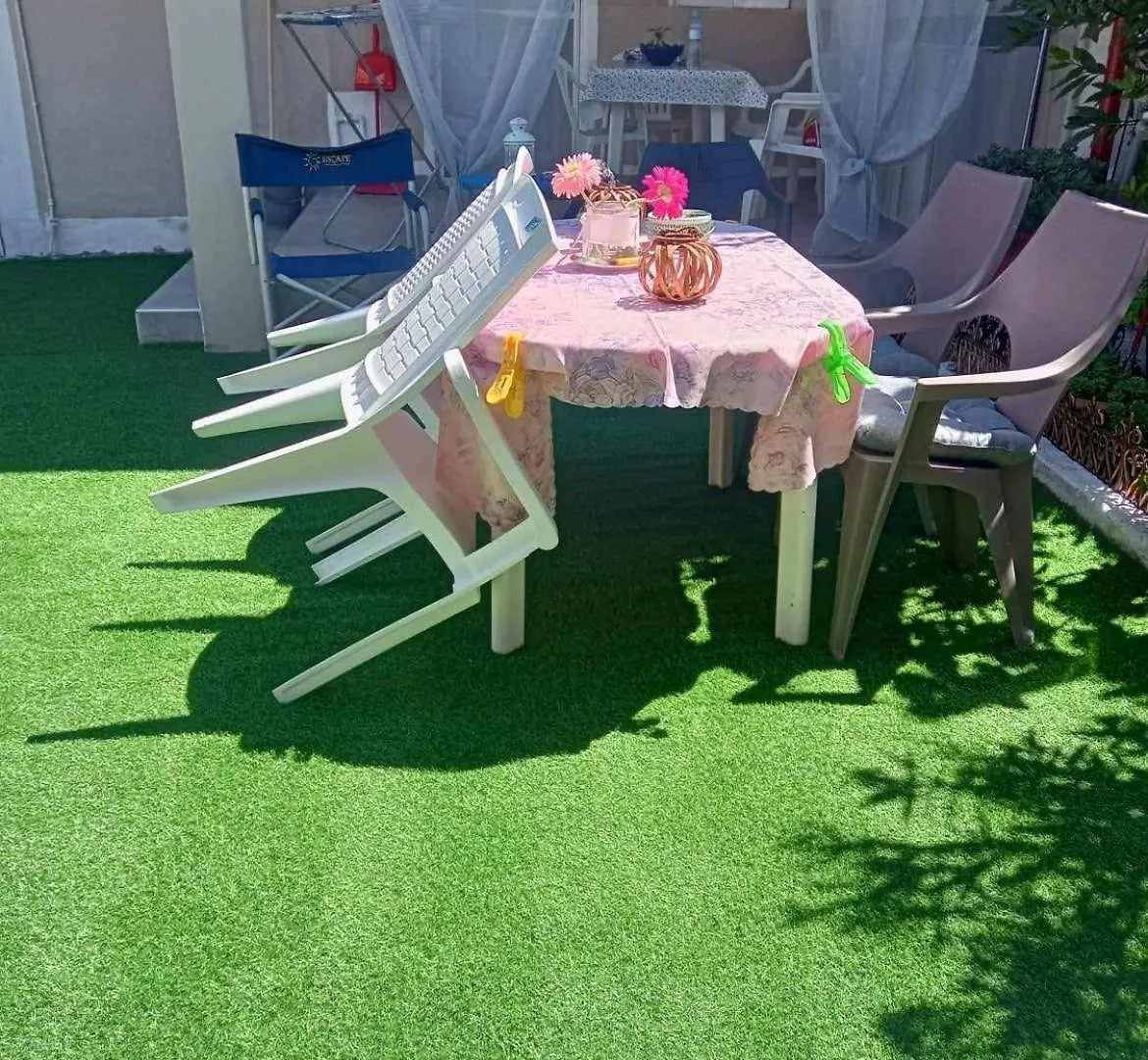 Anastelia Apartments - The Backyard Olympiada